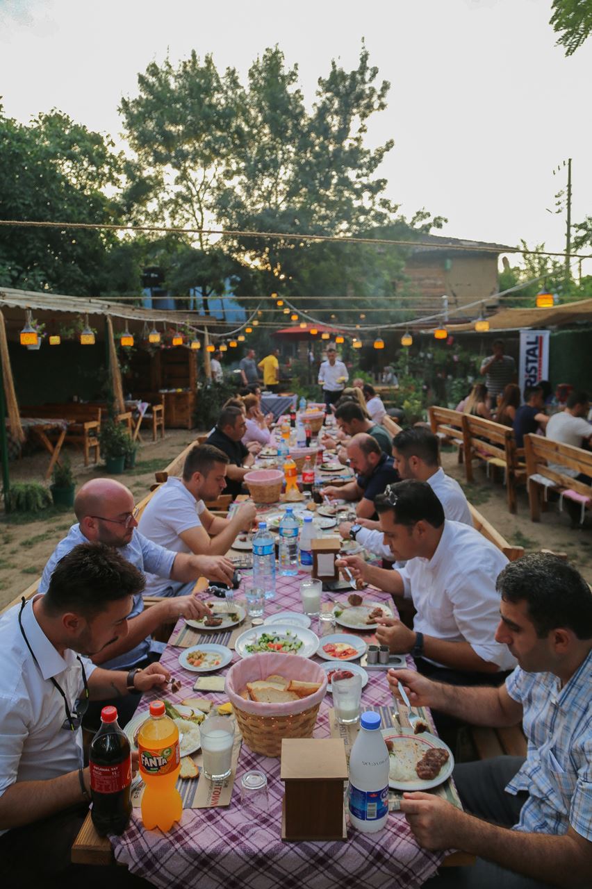 KR TÜRKİYE KRİSTAL GAYRİMENKUL MOTİVASYON YEMEĞİ