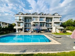 Fethiye Çiftlik mh. eşyalı satılık daire 3+1 150m² bahçe havuzlu