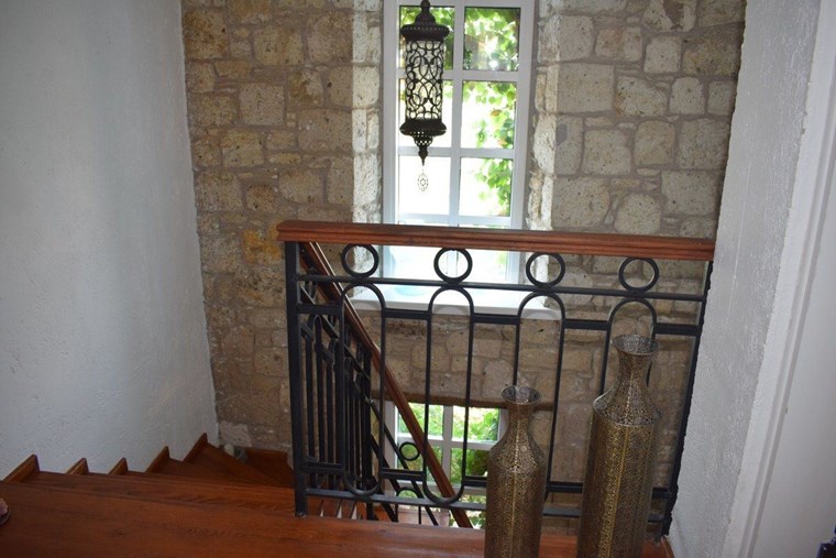 TERAKAMON İzmir Çeşme Alaçatı Satılık Taş Ev / 7.000.000 TL/ 5+1