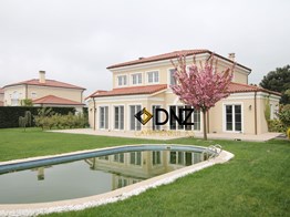 Neo Gölpark Havuzlu 1.5 Dönüm Bahçeli Büyük Tip Villa