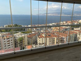 SUSUZDEDE İNÖNÜ CADDE ÜZERİNDE FULL DENİZ MANZARALI ÖZEL DAİRE
