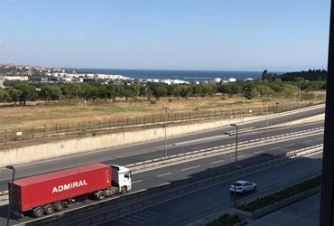 LİV MARMARA SİTESİNDE DENİZ MANZARALI 1+1 DAİRE