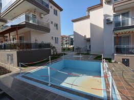 pehlivan dan yenifoca da havuzlu 2+1 cam balkon daire