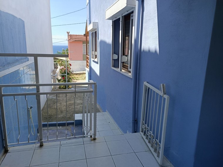 No 35 Gayrimenkul Foça Çakmaklı�da Satılık Deniz Manzaralı Bahçeli