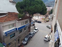 İZMİR KEMALPAŞA MERKEZ' DE 4+1 ARA KAT DOĞAL GAZLI DAİRE