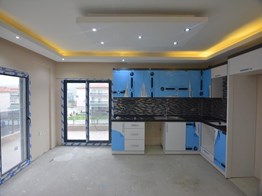 yenifoça narezende köşe aprtmanda 2+1