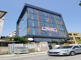 MALTEPE CEVİZLİ E-5 VE MİNİBÜS YOLUNA YAKIN 1390 M² PLAZA