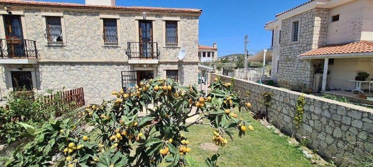TERAKAMON İzmir Çeşme Alaçatı Bahçeli Müstakil Satılık Taş Ev Villa
