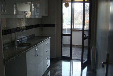ATAKÖY 7.8. KISIM PALMİYE SİTESİN'DE TADİLATLI,TEMİZ 2+1