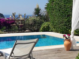 YALIKAVAK TİLKİCİK Deniz Manzaralı Kiralık Müstakil Tripleks