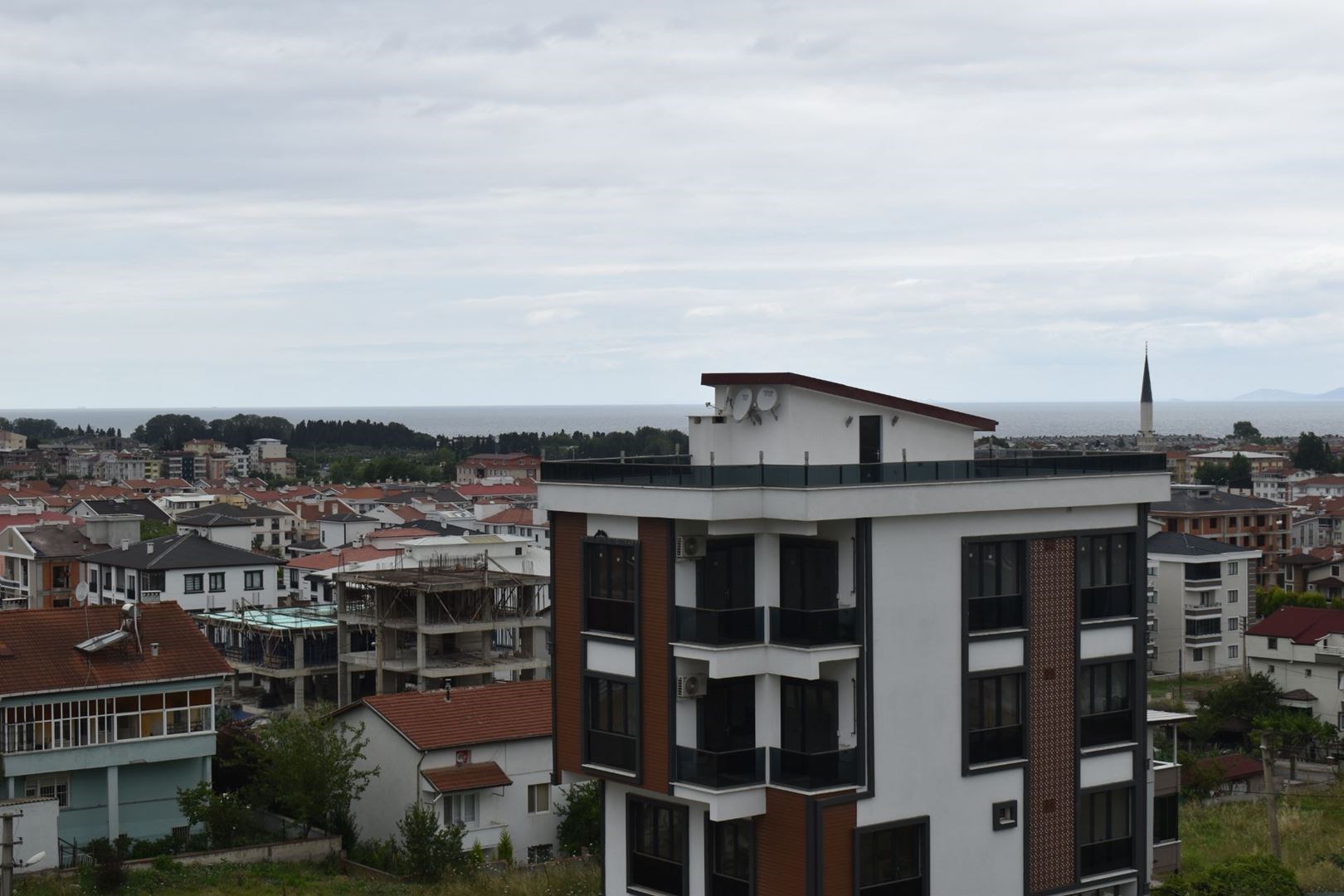 Deniz Gayrimenkul Bursa YALOVA ÇİFTLİKKÖY�DE SATILIK DENİZ MANZARALI