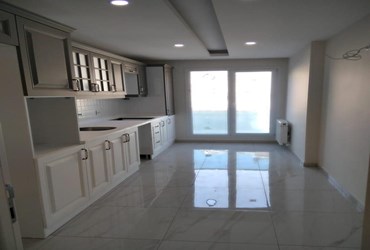 BEYLİKDÜZÜ GÜRPINAR'DA 130 M2 3+1 SATILIK DAİRE