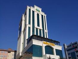 KÜÇÜKYALI E-5’E CEPHE DENİZ MANZARALI 400 M2 PLAZA KATI & OFİS