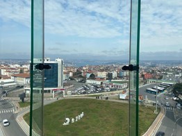 KAVACIK MEYDAN’DA KOMPLE KİRALIK PLAZA P217685