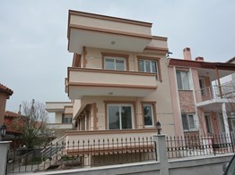 YENİFOCA GENCELLİDE BAHÇELİ TARASLI SIFIR DUBLEXLER