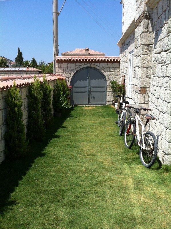 TERAKAMON İzmir Çeşme Alaçatı Köy İçinde Bahçeli Kiralık Taş Ev Villa