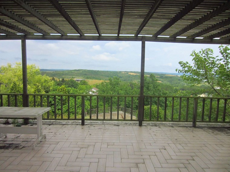 CEM AKGÜNEŞ GAYRİMENKUL Durusu Park Evlerinde Göl Manzaralı Villa