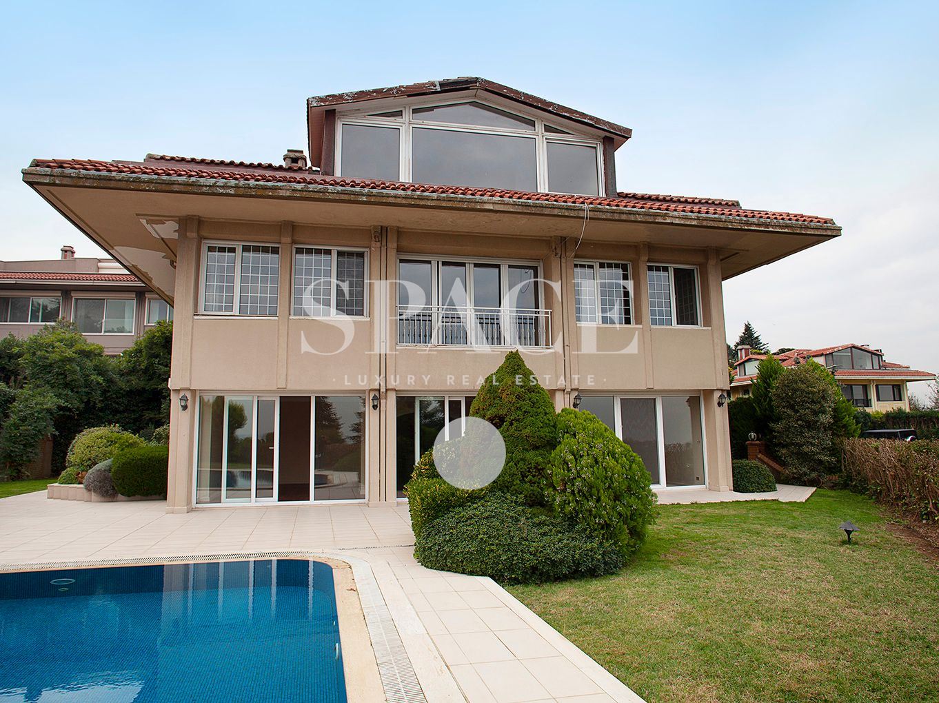 Büyükdere Alsit Sitesi�nde Satılık Villa Space Luxury Real Estate