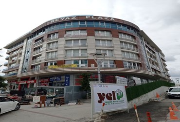 E5 VE METROBÜSE YÜRÜME MESAFESİNDE EŞYALI 1+1 KİRALIK OFİS