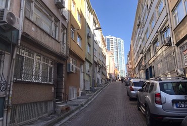 BEŞİKTAŞ MERKEZDE ABBASAĞA MAHALLESİNDE 80 M2 2 ODA SALON DAİRE