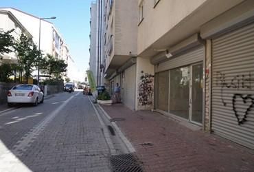 ESENYURT, ÖRNEK MAH., LEMURİA SİTESİ, SATILIK 33 M2 GİRİŞ DÜKKAN