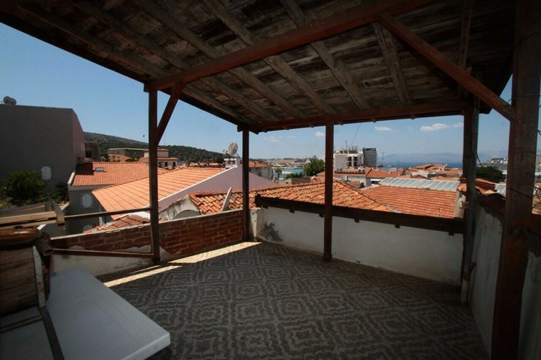 TERAKAMON İzmir Çeşme Satılık Müstakil Tarihi Taş Ev Villa / 3.500.