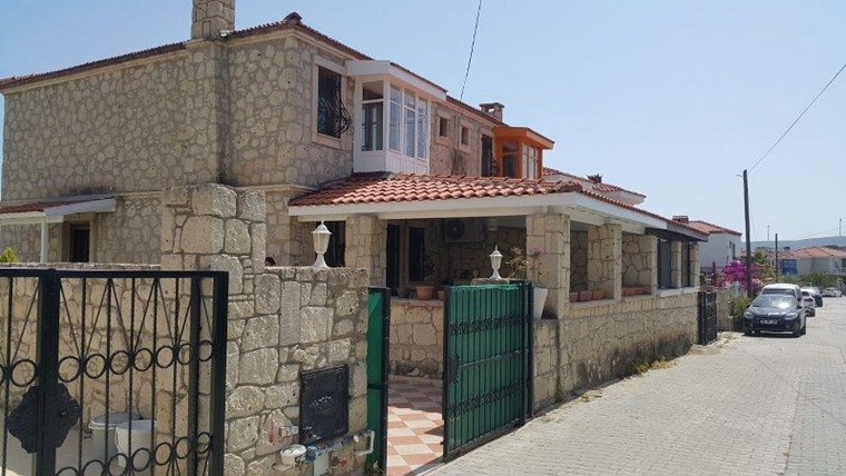 TERAKAMON İzmir Çeşme Alaçatı Bahçeli Müstakil Satılık Taş Ev Villa