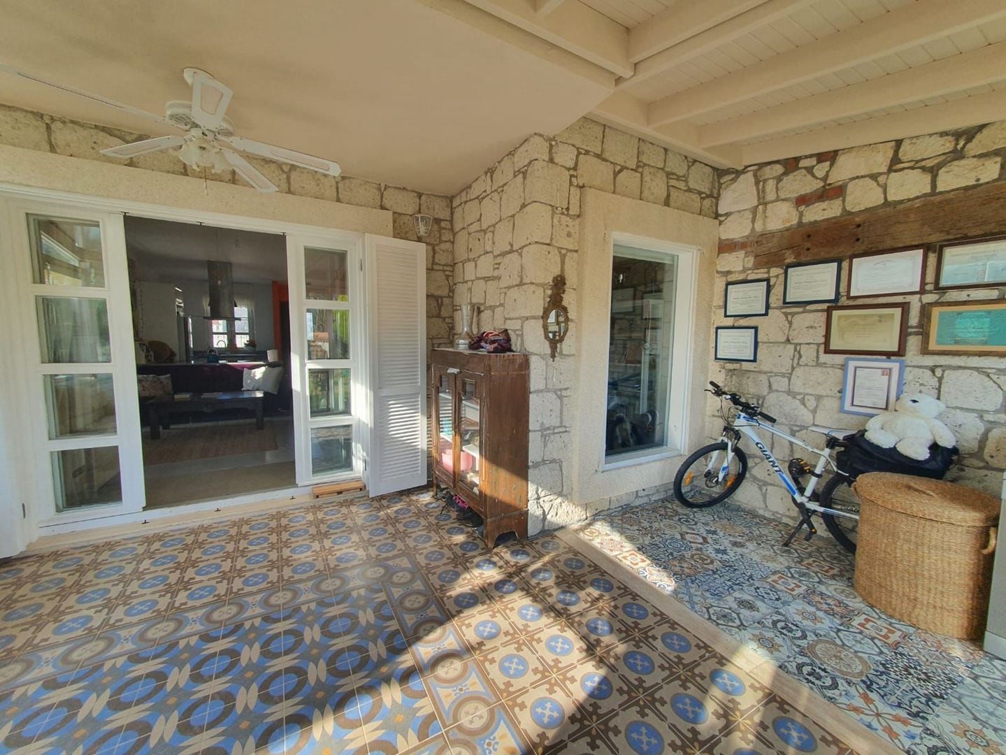 TERAKAMON İzmir Çeşme Alaçatı Köy İçinde Bahçeli Kiralık Taş Ev Villa