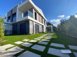 Urla Kalabak Bölgesin de 5+1 müstakil Havuzlu yeni villa