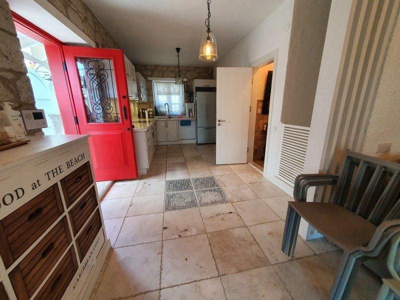 TERAKAMON İzmir Çeşme Alaçatı Havuzlu Müstakil Satılık Taş Ev Villa