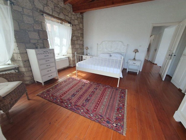 çeşme ılıca satılık ev