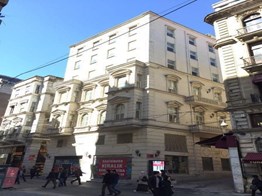 İSTİKLAL CADDESİ'NDE KİRALIK DÜKKAN