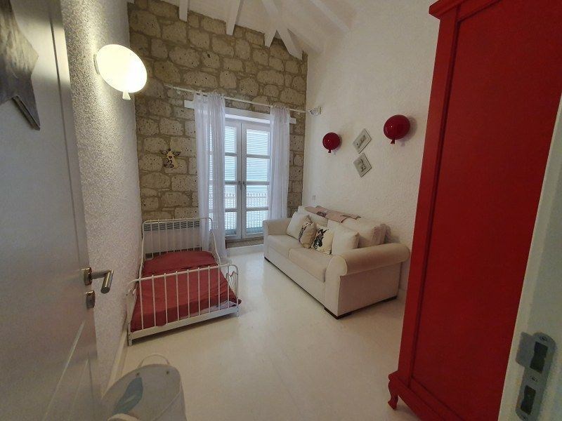 TERAKAMON İzmir Çeşme Alaçatı Havuzlu Müstakil Satılık Taş Ev Villa