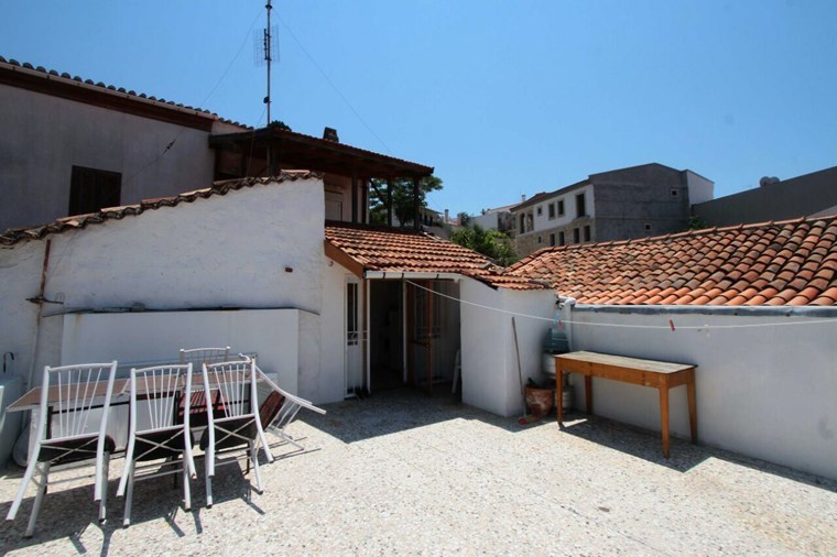 TERAKAMON İzmir Çeşme Satılık Müstakil Tarihi Taş Ev Villa / 3.500.