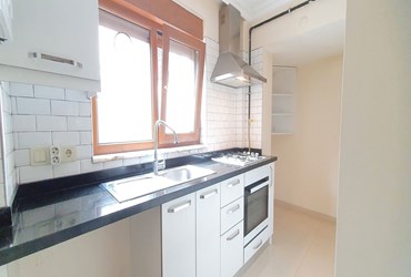 İskanlı 2+1 Satılık Daire Bahçeli Ve Güneşli,Panjur €n₺@ £ml@k