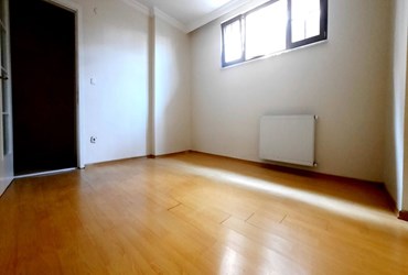 Metroya Yakın 1+1 Satılık Daire Ayrı Mutfak €n₺@ €ml@k