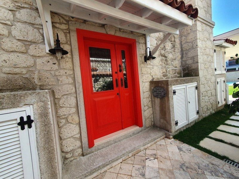TERAKAMON İzmir Çeşme Alaçatı Havuzlu Müstakil Satılık Taş Ev Villa