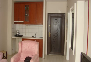 ATAKÖY 9-10 KISIM'DA 40 M2 1+1 MOBİLYALI DAİRE