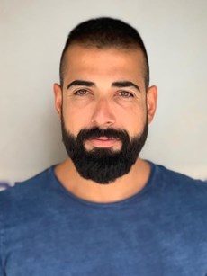 ONUR AK